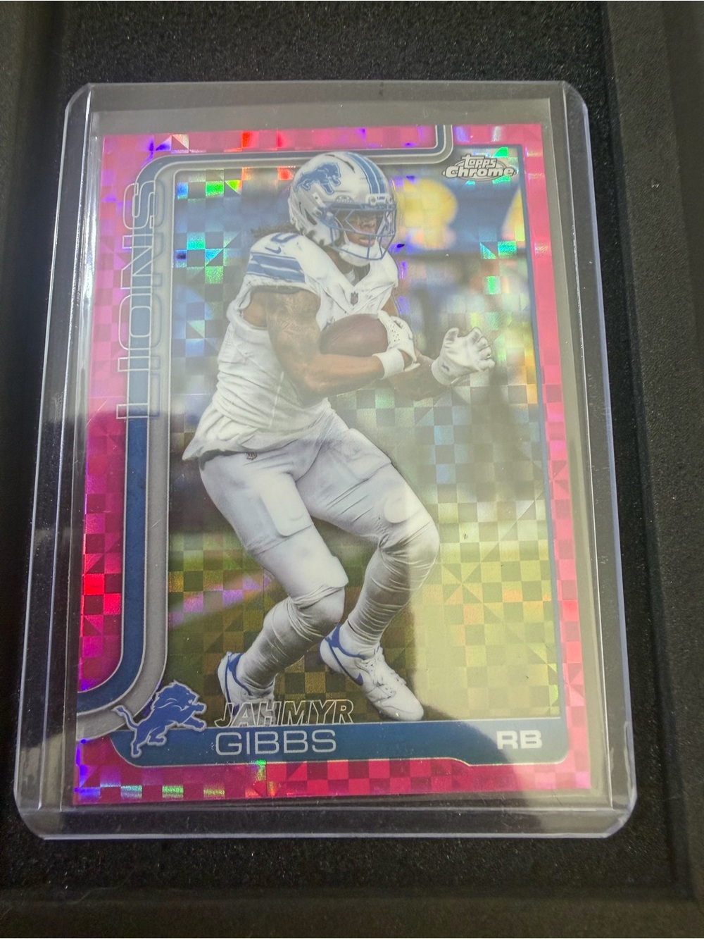 Jahmyr Gibbs Pink X-Fractor NFL Football Card - Detroit Lions